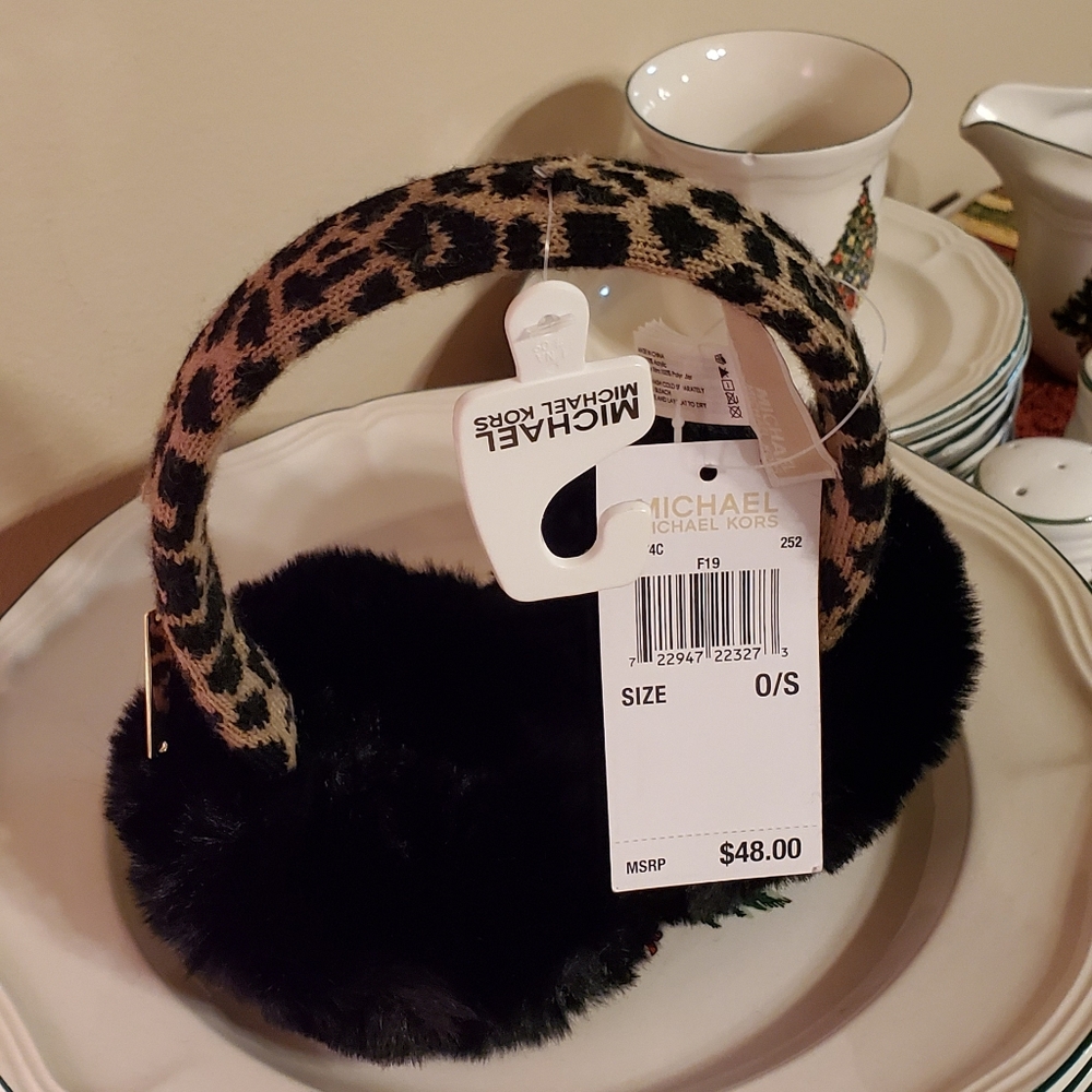🆕️ Michael Kors Leopard Knit/Faux Fur Ear Muffs - Picture 7 of 8